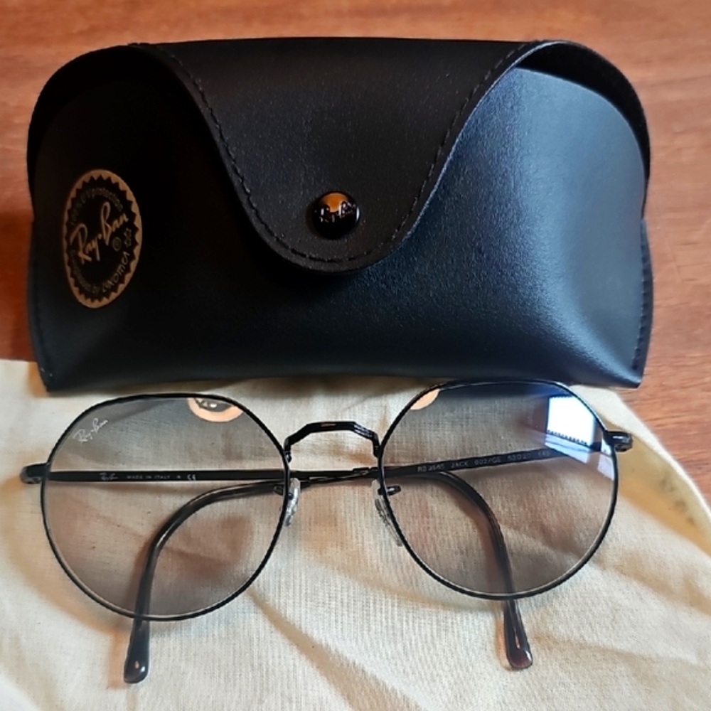 Ray-Ban Black Sunglasses Iconic Style